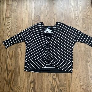 Daytrip 2X Ladies reversible blouse.  NWT